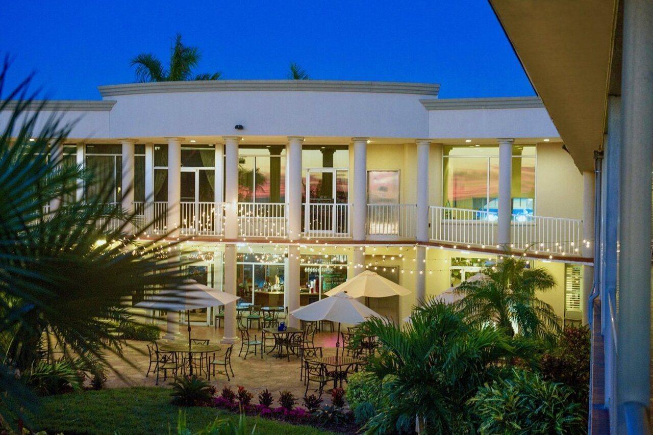Thunderbird Beach Resort Treasure Island Eksteriør billede