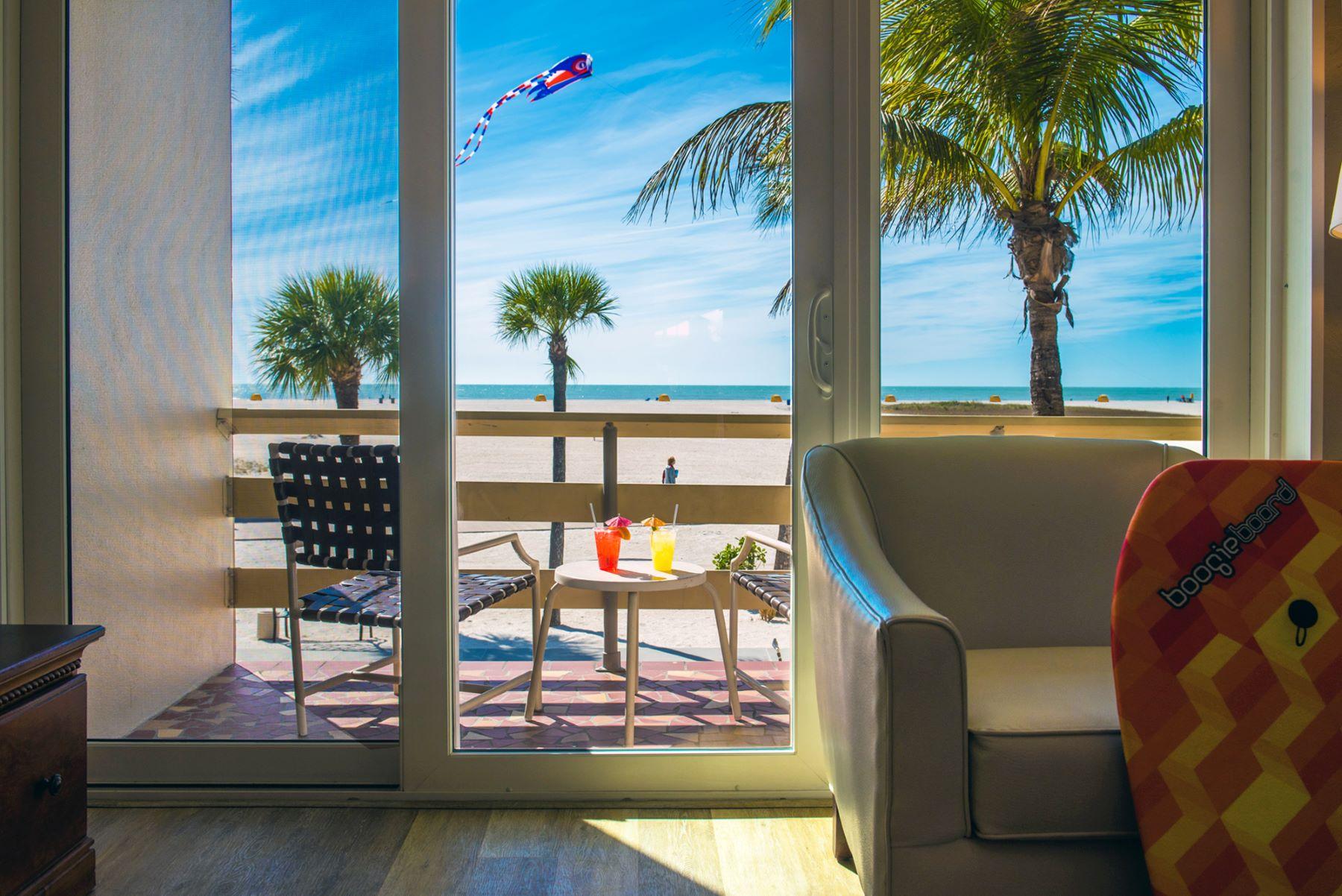 Thunderbird Beach Resort Treasure Island Eksteriør billede